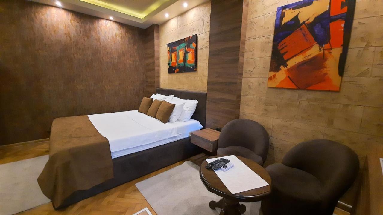 Apartman D Lux Jacuzzi Kragujevac Extérieur photo