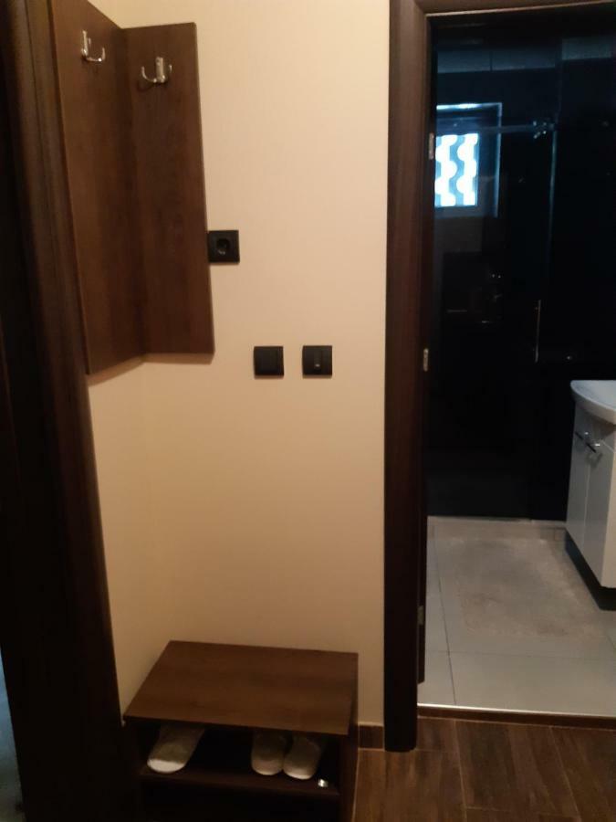 Apartman D Lux Jacuzzi Kragujevac Extérieur photo