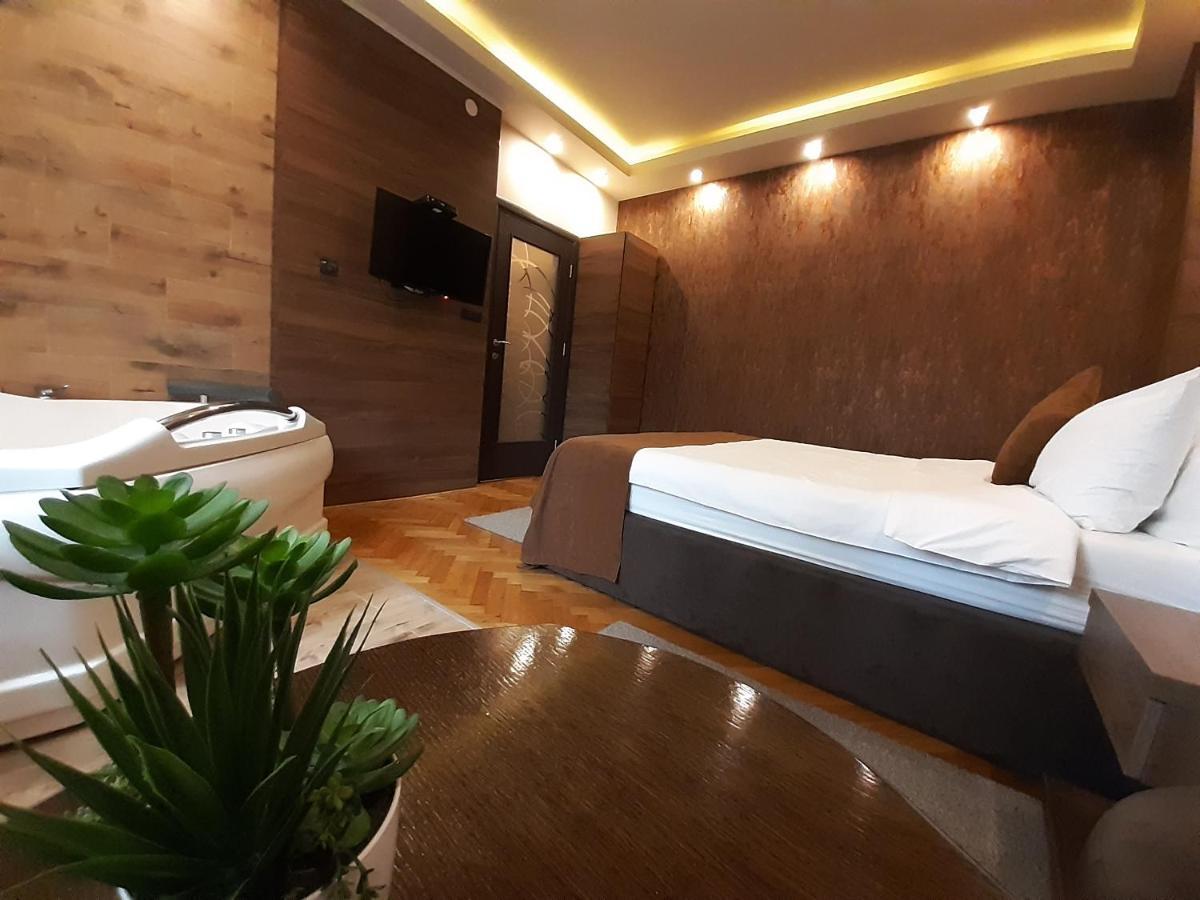 Apartman D Lux Jacuzzi Kragujevac Extérieur photo